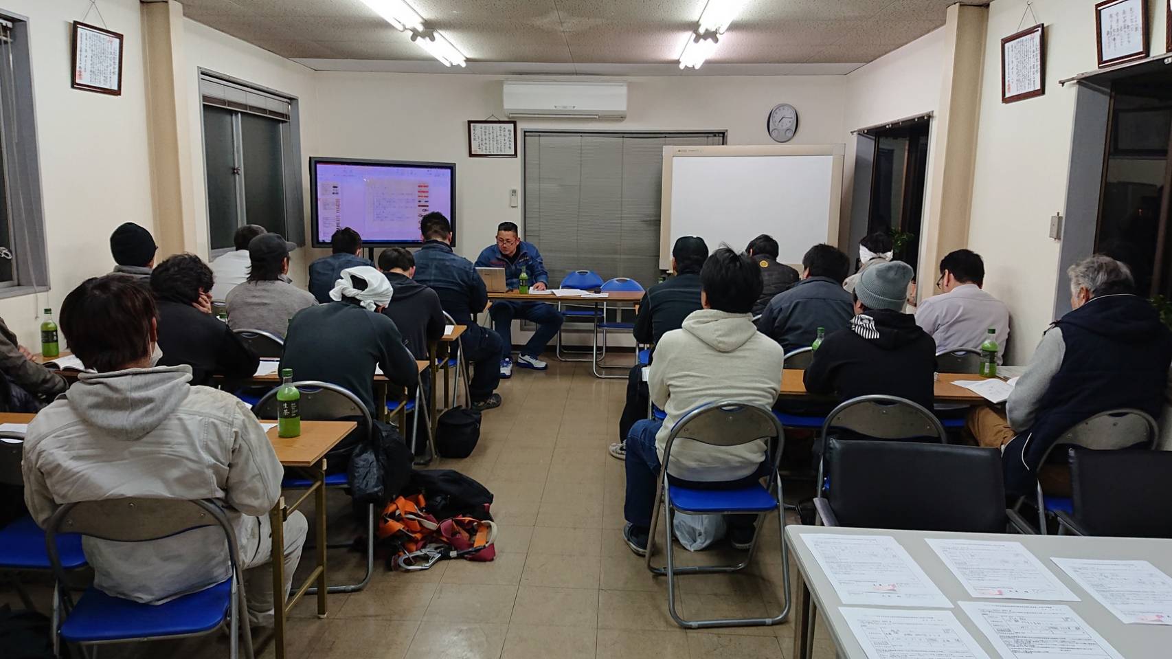 <span  class="uc_style_uc_tiles_grid_image_elementor_uc_items_attribute_title" style="color:#ffffff;">106376</span>